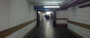 Der Korridor zum Entsorgungszentrum im „Minus-Bereich“ des Potsdamer Platzes.