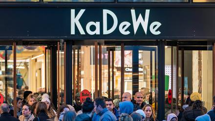 Im KaDeWe in der Tauentzienstraße geht der Verkauf trotz Insolvenz weiter.