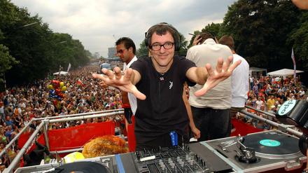 Dr. Motte bei der Loveparade 2002. Mehr als 30 Jahre nach ihrer Gründung will der DJ eine Neuauflage nach Berlin holen.