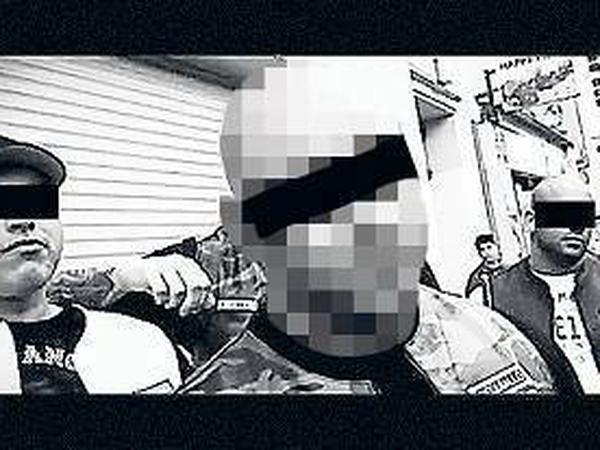 Einer weiß zu viel. Kronzeuge Kassra Z. (Mitte) im Video zu „Echte Männer“ des Rappers Fler hilft nun der Polizei.