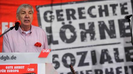 Der Vorsitzende des Deutschen Gewerkschaftsbundes, Michael Sommer, während der zentralen Kundgebung des DGB zum 1. Mai.