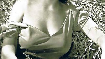 Kein Mann konnte es mit ihr aufnehmen. Jane Russell in „The Outlaw“ (1943). „Der Busen von Jane Russell hängt über dem Film wie eine Gewitterwolke über der Landschaft“, wetterte die Zensur. Der Film blieb drei Jahre lang verboten. Foto: Reuters