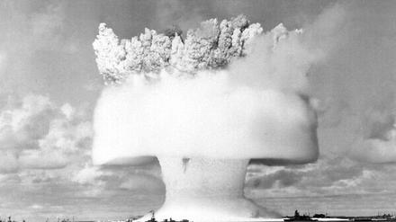 Toxische Faszination. Der zweite Nukleartest namens Baker im Rahmen der Operation Crossroads auf dem Bikini-Atoll 1946.