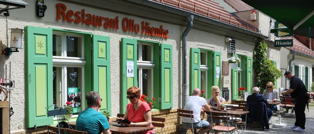 Coronalockerungen am Pfingstwochenende in Potsdam. Restaurant "Hiemke" Babelsberg.