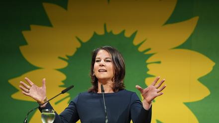 Außenministerin Annalena Baerbock spricht während des Landesparteitages von Bündnis 90/Die Grünen Brandenburg im April 2023. 