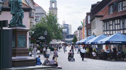 Cafés, Brillenstudios, Bäckereien in der Altstadt von Spandau. Aber Lebensmittelmärkte?
