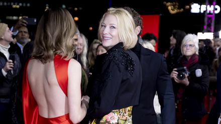 Auch 2020 besuchte Cate Blanchett (hier mit ihrer Kollegin Yvonne Strahovski) die Berlinale und stellte die TV-Serie „Stateless“ vor.