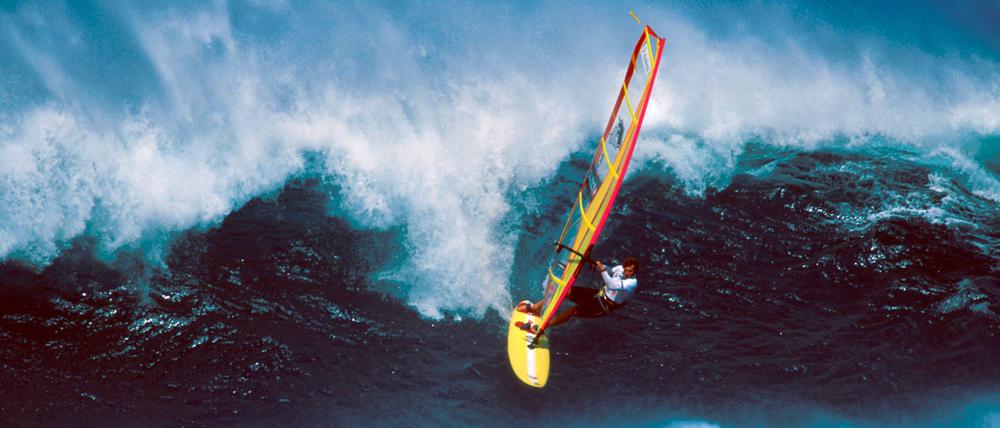 Björn Dunkerbeck beherrschte als bester Surfer aller Zeiten auch die Riesenwellen. 
