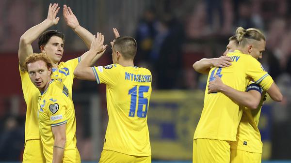 Im Playoff-Finale sichern die Ukrainer sich das Ticket für die EM.
