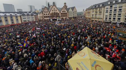 Demonstration gegen die AfD und gegen Rechtsextremismus am Frankfurter Römerberg am 20. Januar.