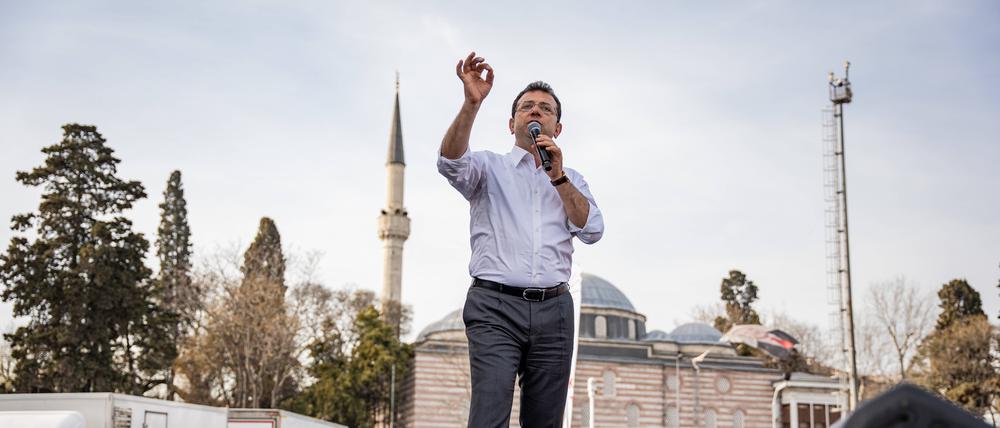 Hat sich bei der Bürgermeisterwahl in Istanbul gegen Erdogans Kandidaten durchgesetzt: Ekrem İmamoğlu.