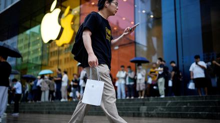 Die Preise für iPhone seien exzessiv und verlange Verbrauchern zu viel ab, lautet die Anklage des US-Justizministers. 