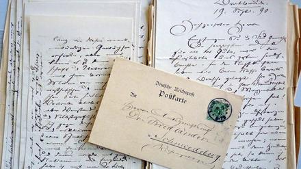 Archivbild eines Briefwechsels zwischen Theodor Fontane und Georg Friedlaender sowie Fontante und Fritz Mauthner.