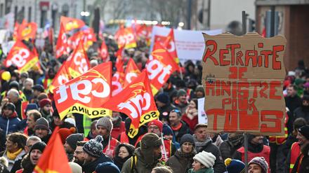 Eine Demonstration gegen die geplante Rentenreform in Mulhouse, Frankreich. 