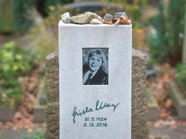 Die Schauspielerin Gisela May ist auf dem Dorotheenstädtischen Friedhof beigesetzt. 