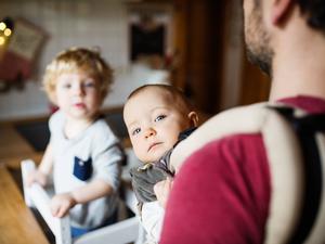 Die Ampelkoalition will Väter dazu bringen, mehr Care-Arbeit zu übernehmen. Mit ihrer Elterngeldreform dürfte sie das Gegenteil erreichen.