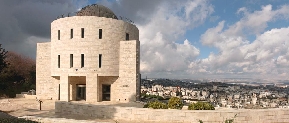 Blick auf den Campus der Hebräischen Universität Jerusalem mit dem Mandel Institute of Jewish Studies auf dem Skopusberg in Jerusalem. 