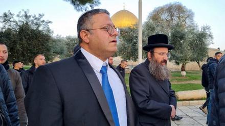 Der neue israelische Polizeiminister Itamar Ben-Gvir besucht trotz großer Proteste den Tempelberg in Jerusalem.