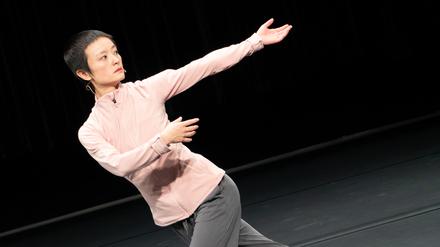  Die Tänzerin und Choreografin Xiao Ke in Jérôme Bels nach ihr benanntem Stück.