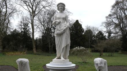lbert Wolffs "Flora"-Skulptur im Marlygarten Potsdam.