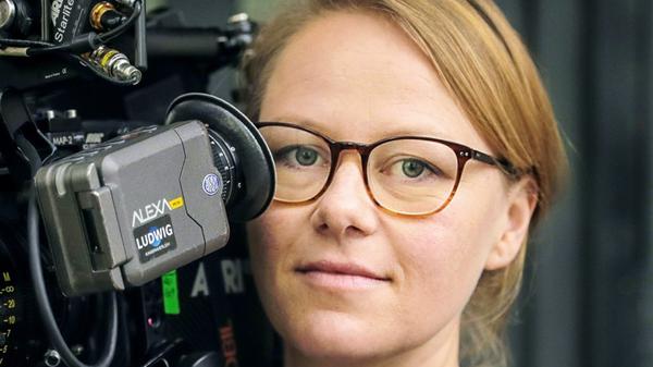 Kamerafrau Lotta Kilian, ist nominiert für den Deutschen Filmpreis 2024 für die Kameraarbeit bei „Luise“.