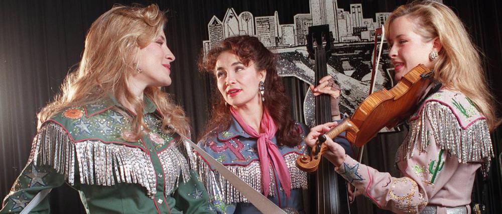 Erfolgreiche Musikerinnen – „The Dixie Chicks“ im Jahr 1993: Emily Erwin, Laura Lynch und Martie Erwin (von links).