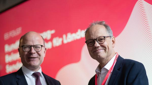 Zusammen bei den „Medientagen Mitteldeutschland“: Sachsens Medienminister Oliver Schenk (l.) und ARD-Chef Kai Gniffke