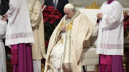 Papst Franziskus hält eine Messe zum Hochfest der heiligen Maria zu Beginn des neuen Jahres im Petersdom. 