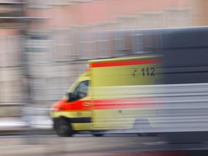 Symbolfoto Rettungswagen, RTW, Einsatzwagen, 112, Krankenwagen, Feuerwehr, blaulicht, Potsdam 04.12.2023 Foto: Sebastian Gabsch