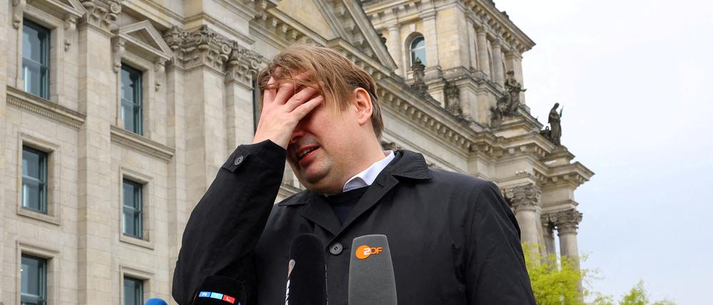 Maximilian Krah, member of the European Parliament for the far-right Alternative for Germany and AfD's top candidate in June's election to the assembly, gives a statement, after an aide has been arrested in Germany on suspicion of "especially severe" espionage for China, in Berlin, Germany, April 24, 2024.   REUTERS/Fabrizio Bensch