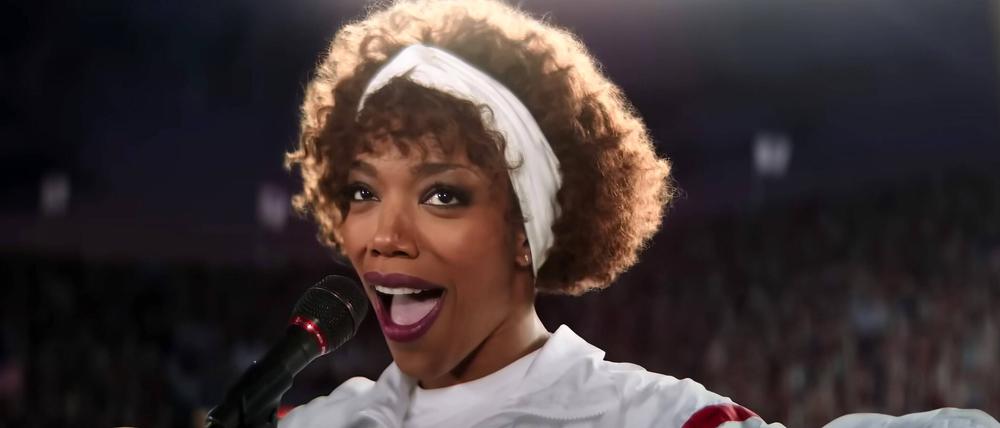 Naomi Ackie gibt in „Whitney Houston: I Wanna Dance with Somebody“ eine überzeugende Performance von Amerikas tragischer Prinzessin.