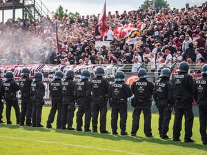 Das Spiel zwischen dem BFC Dynamo und Energie Cottbus wurde zwischenzeitlich aus Sicherheitsgründen unterbrochen.