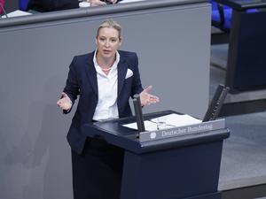 Alice Weidel spicht nach der Regierungserklärung des Bundeskanzlers im Deutschen Bundestag.