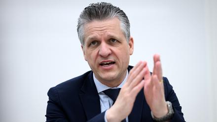 Thorsten Frei (CDU), Erster Parlamentarischer Geschäftsführer der CDU/CSU-Bundestagsfraktion, verlangt einen Systemwechsel in der Migrationspolitik. 