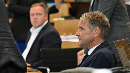 Am 11. April soll es zu einem TV-Duell zwischen Björn Höcke (r, AfD) und Mario Voigt (l, CDU), Fraktionsvorsitzende ihrer Parteien, kommen.