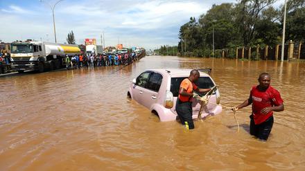 Hochwasser in Kenia. Mindestens 188 Menschen sind durch Überschwemmungen und Erdrutsche ums Leben gekommen. 