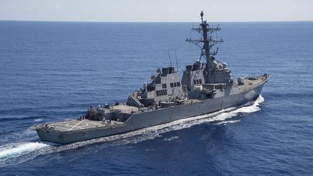 Der Zerstörer „USS Carney“ ist im Roten Meer unterwegs.