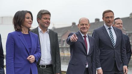 Da war noch gute Stimmung: Annalena Baerbock, Robert Habeck (beide Grüne), Olaf Scholz (SPD) und Christian Lindner (FDP) bei der Vorstellung des Koalitionsvertrags im November 2021.