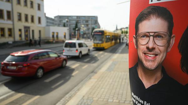 Ein Wahlplakat des sächsischen SPD-Spitzenkandidaten zur Europawahl, Matthias Ecke. 