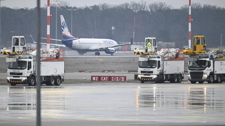 Kälte und Wetterwarnung am Frankfurter Flughafen Fraport. 