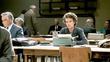 Hannah Arendt (Barbara Sukowa) 1961 im Presseraum des Eichmann-Prozesses, Jerusalem.