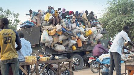 Auf dem Weg nach Europa - mit Zwischenstopp in Libyen oder Algerien. Migranten aus der Republik Niger in Agadez.