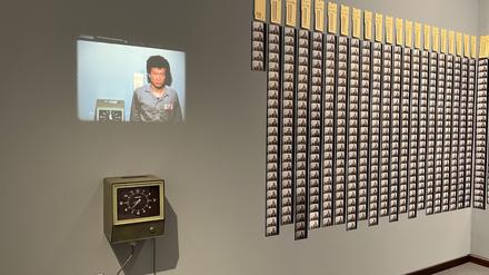 8627 Fotos: One Year Performance 1980–1981 (Time Clock Piece) von Tehching Hsieh.