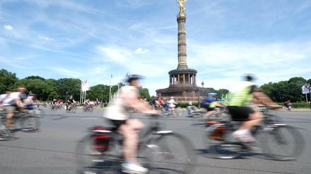 Fahrradfahrer bei der Berliner Fahrradsternfahrt des ADFC 2017.