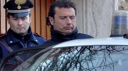 Francesco Schettino, Kapitän der "Costa Concordia", wurde in Haft genommen.