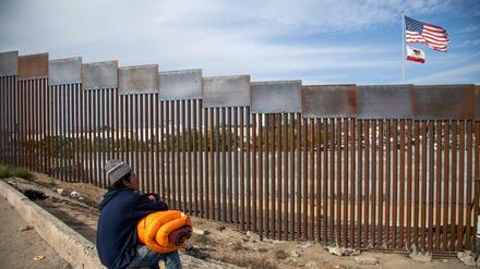 Migrant an der Grenze im Süden der USA