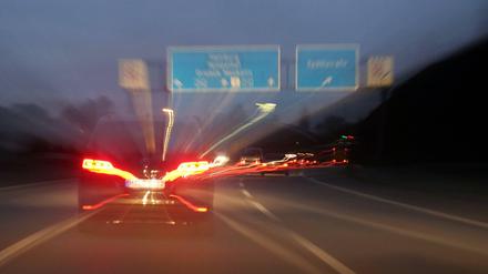 Über die Autobahn rasen soll bald Geschichte sein, fordern Experten. Foto: imago/Frank Sorge