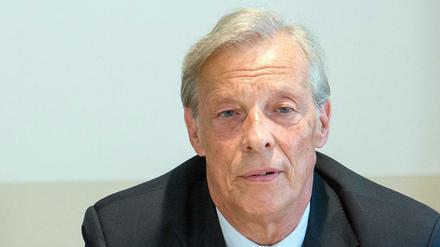 Niedersachsens AfD-Chef Paul Hampel ist vom AfD-Bundesvorstand seines Amtes enthoben worden.