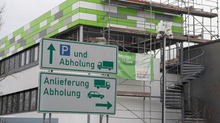 Noch nicht ganz fertig ist ein neues Gebäude der Firma Biontech in einem Gewerbegebiet von Mainz. 