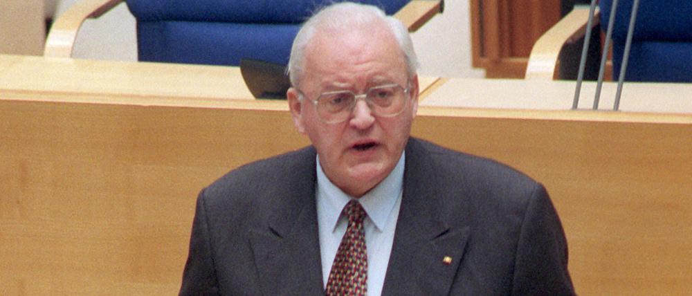 Bundespräsident Roman Herzog spricht 1999 am Holocaust-Gedenktag im Bundestag. 